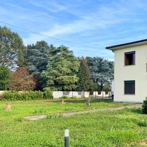 Casa singola ampio giardino